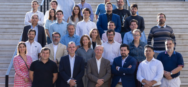 Registro Fotográfico de la bienvenida a los alumnos de la 1a generación del Magíster en Filosofía, Política y Economía de Faro UDD.
En Santiago:31/03/2023. Fotógrafo: Valentino Saldivar.