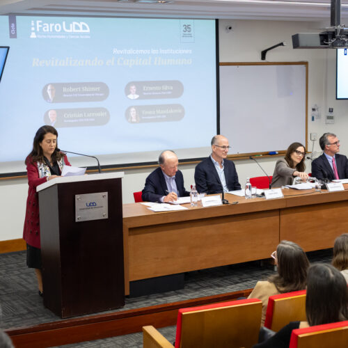 Revitalizando el capital humano: Robert Shimer de la Universidad de Chicago expone en seminario de Faro UDD