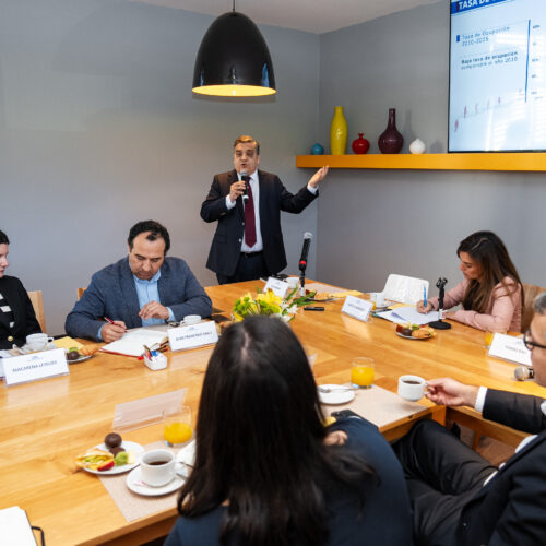 Faro UDD aborda la crisis del empleo en seminario “Revitalicemos las instituciones: Revitalizando el mercado laboral”